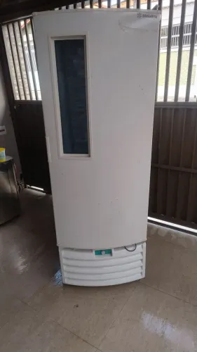Freezer vertical metal frio 220 v