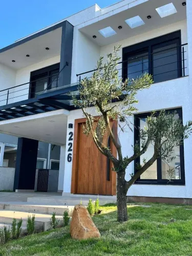 Sobrado com 5 dormitórios à venda, 265 m² por R$ 2.600.000,00 - Alphaville - Gravataí/RS