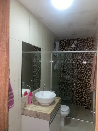 VENDE-SE CASA INDEPENDENTE NO BAIRRO TUPI