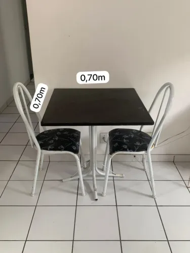 Jogo de Mesa de Jantar com Mármore com base ferro e 2 Cadeiras