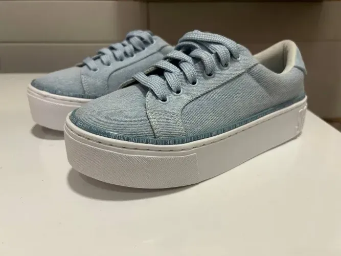 Tênis Santa Lolla azul jeans novinho! Tam: 36