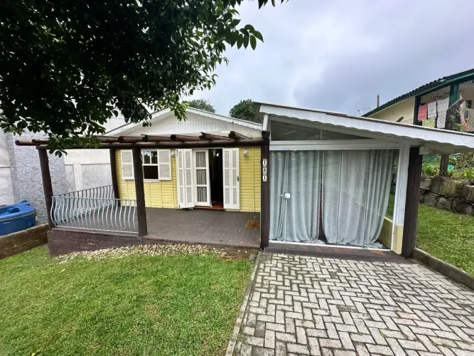 Casa para aluguel tem 70 metros quadrados com 3 quartos em Maggi - Canela - Rio Grande do
