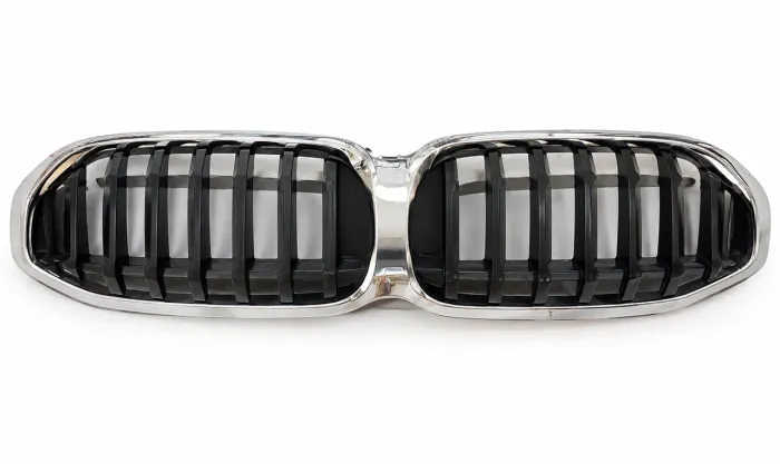 Grade frontal superior original BMW, retirada de uma BMW 320i M Sport G20 2022.
