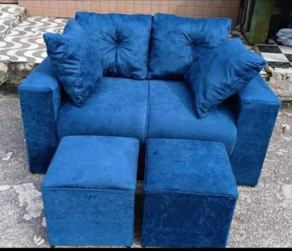 Mega promoção sofá dois lugares mais puffs novos e completos, várias cores disponíveis