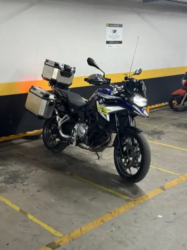 BMW F 750 GS PREMIUM os baú tá saindo de graça