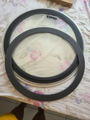 Pele de Bumbo Evans EMAD HEAVYWEIGHT 22"