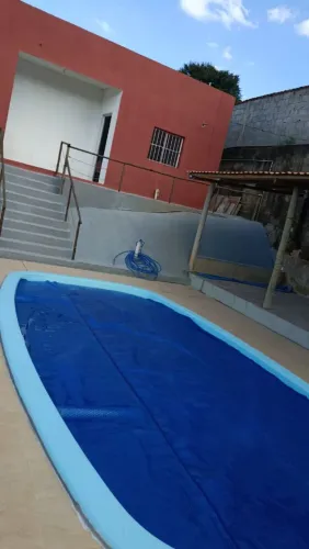Alugo sítio para curtir com sua família e amigos .
