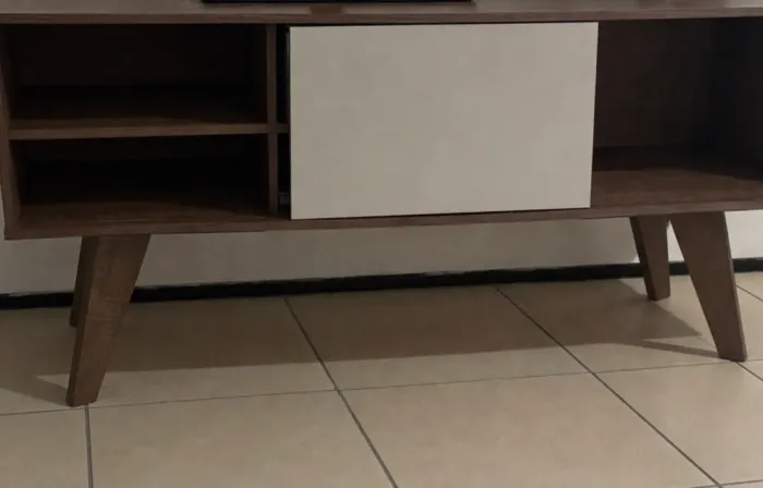 Rack de Chão Moderno Amadeirado - Ótimo Estado