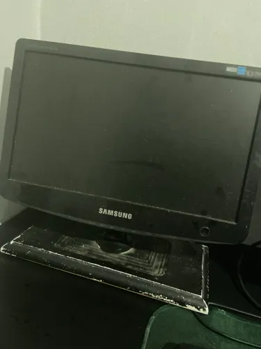 Monitor 16 polegadas funcionando perfeitamente