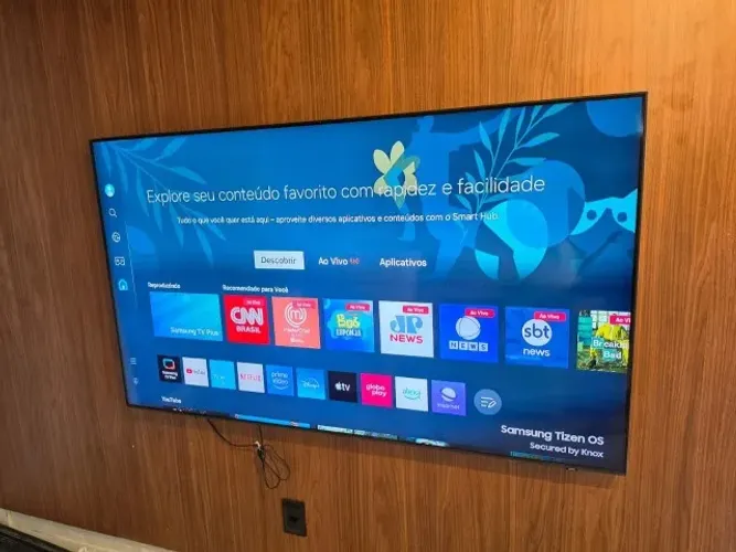 (Com imagem ruim, veja as fotos) Smart TV Samsung 70"