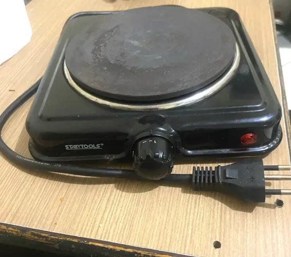 Vendo um fogão elétrico com 1 prato seminovo