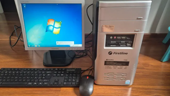 Pc Celeron 4Gb HD 80Gb com Monitor 15" Teclado e Mouse
