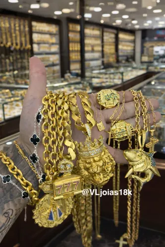 Colar moeda antiga e banhado ouro 18k
