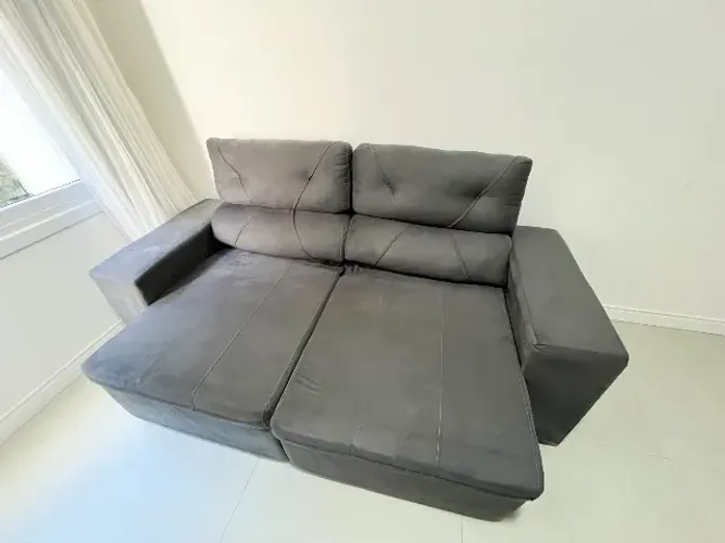 Sofá retrátil e reclinável 3 lugares em suede