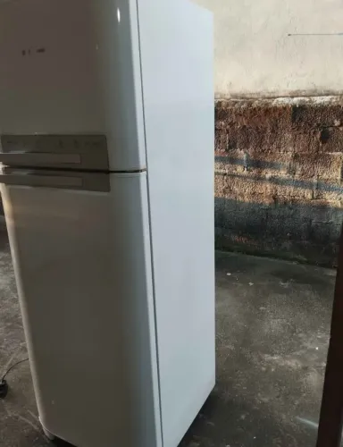 Vendo geladeira entrego ler anúncio 