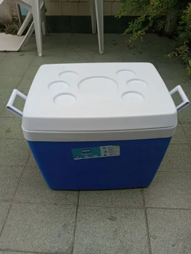 CAIXA TERMICA MOR - 75litros - $160,00 Nova