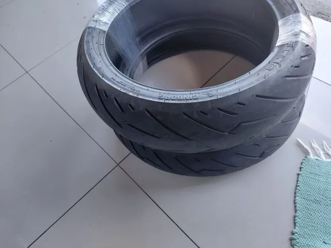 Pneu moto novo