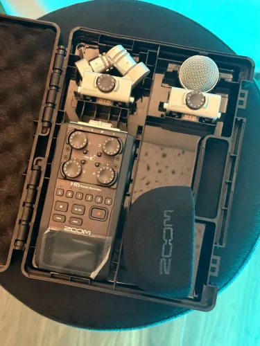 Gravador e interface Zoom H6 (estado de novo)