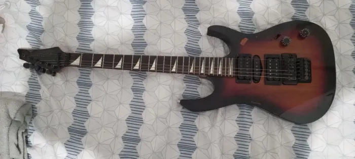 Guitarra Golden GH88
