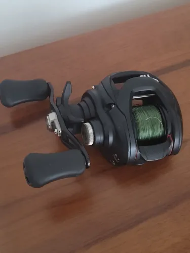 Carretilha Daiwa Tatula 100XSL - Esquerda