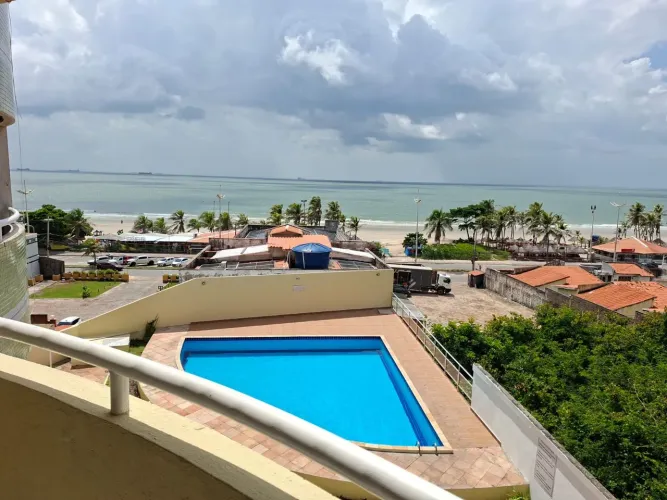 Apartamento Tipo Loft, A Uma Quadra Da Praia, Pé Na Areia.