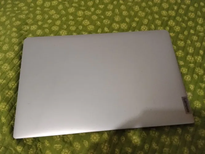 Notebook Lenovo, pouco usado