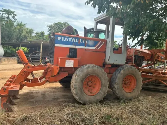 PATROL FIATALLIS Modelo FG140, Ano 1998 Motoniveladora toda revisada operacional