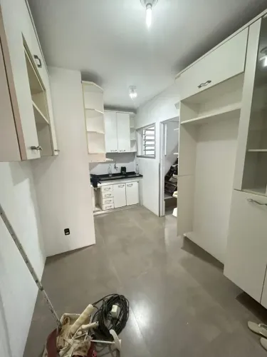 Casas para locação na Imbetiba em Macaé/RJ, Casa sobrado, 03 Quartos, Estacionamento.