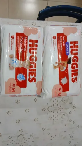 2 pacotes Fraldas Huggies tamanho M