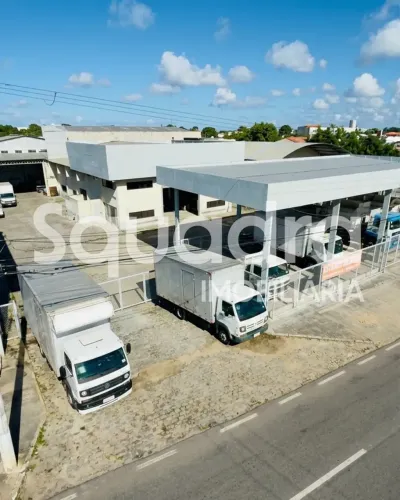 Galpão comercial na BR-116  Terreno de aproximadamente 2.000 m²