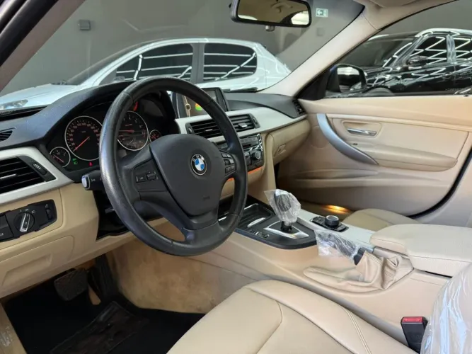 BMW 320I A 2.0 Turbo/activeflex 16V 184cv 4P 2014