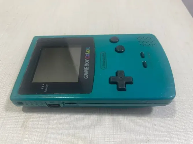 Game Boy Color (cor tial)