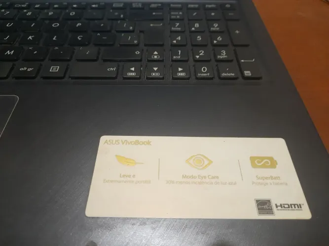 Notebook i5, terceira geração, 8 Gb de ram, 256 ssd.