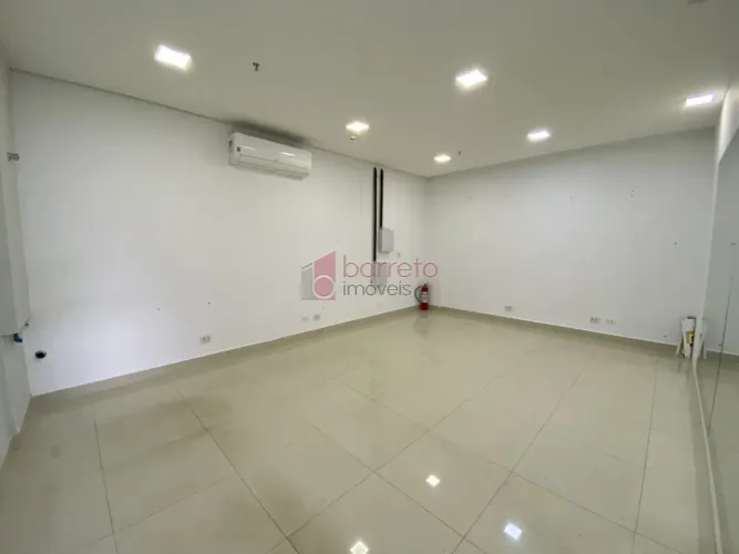 SALA COMERCIAL PARA VENDA E LOCAÇÃO NO CONDOMÍNIO GOLDEN OFFICE - JUNDIAÍ/SP