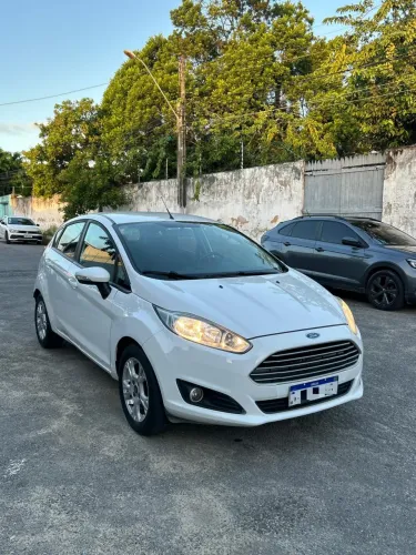 Ford Fiesta 1.6 16V Flex Aut. 5P 2015