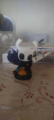 Hollow Knight : action figure.
