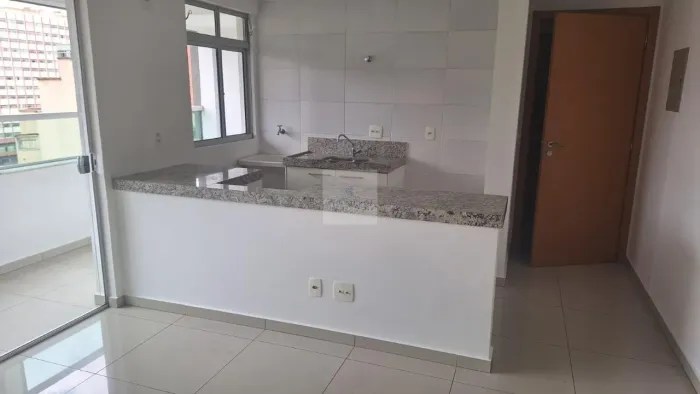 Apartamento para locação no Centro de BH: 1 quarto, 1 sala, 1 banheiro, 1 vaga - 50m² de á