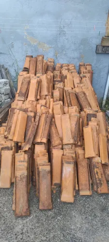 1500 Telhas colônias e caibros 