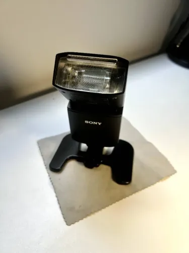 Flash Sony HVL-F32M - Compacto e Potente
