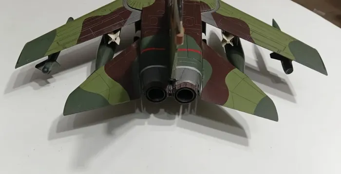 Miniatura encomenda avião