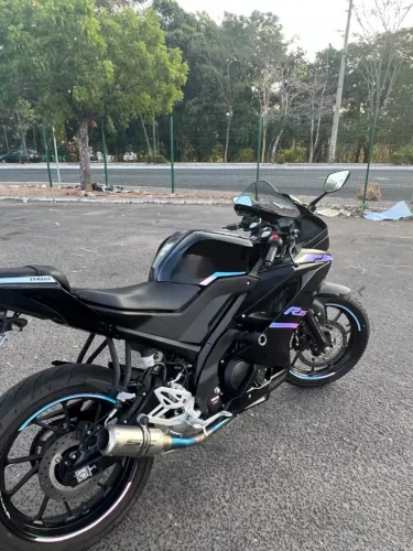 Yamaha R15 ABS