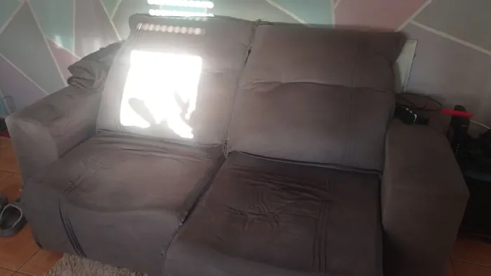 Sofá Reclinável e Retrátil 