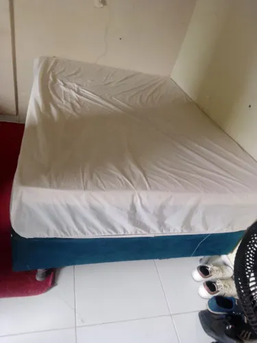 Vendo uma cama de casal
