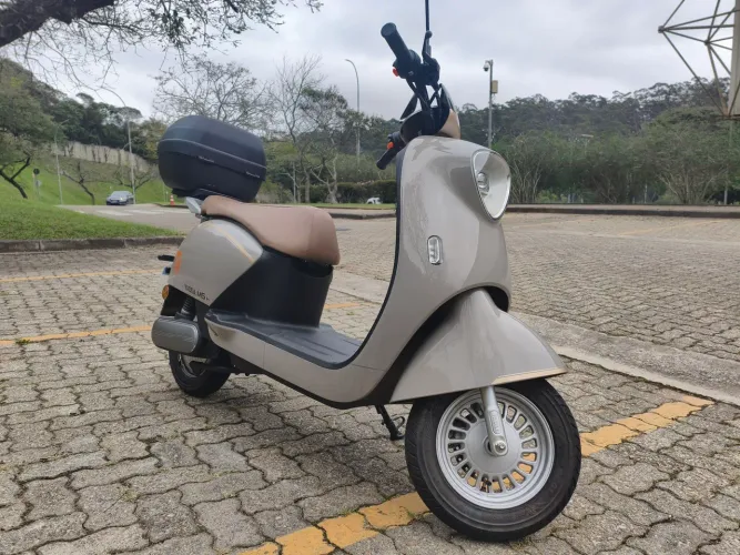 Autopropelido - Yadea M6-H 1000W - Scooter Elétrica