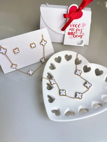 Conjunto trevo madrepérola semijoia
