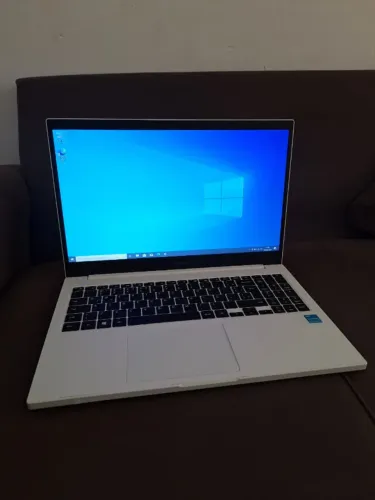 Notebook Samsung Book NP550XDA + Mouse e Mousepad BRINDE