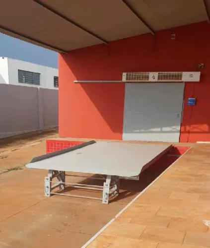 Niveladora de doca modelo NLD150 capacidade de 15 toneladas hidráulica medida 3,50x2,00