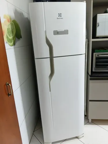 Geladeira Electrolux (MOTOR TRAVADO)