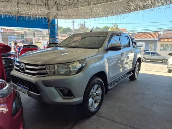 Toyota Hilux CD SRV 4X4 2.8 TDI Diesel Aut. 2017