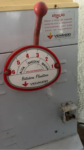 Batedora de massa profissional